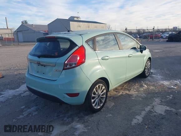 ✅ 2017 Ford Fiesta Titanium • VIN: 3FADP4FJ4HM123934 • Lot: 43870655. Wystawiony na IAAI z przebiegiem 134 390 mil. Bezpłatny archiwum sprzedaży aukcyjnych z USA i szczegółowy raport historii pojazdu na DreamBid. Zdjęcie 4.