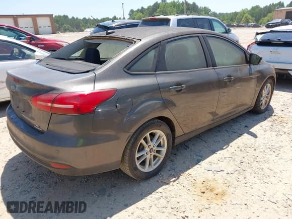 ✅ 2015 Ford Focus SE • VIN: 1FADP3F2XFL228561 • Lot: 42796493. Listed on IAAI with 181,608 mi. Free auction sales archive from the USA and detailed vehicle history report at DreamBid. Image 4.