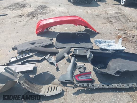 ✅ 2017 Dodge Charger R/T • VIN: 2C3CDXCT2HH523600 • Lot: 43218718. Wystawiony na IAAI z przebiegiem 150 019 mil. Bezpłatny archiwum sprzedaży aukcyjnych z USA i szczegółowy raport historii pojazdu na DreamBid. Zdjęcie 12.