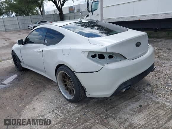 2013 Hyundai Genesis Coupe R-Spec с VIN KMHHT6KD0DU090273, выставлен на аукционе IAAI как лот 41655234 с пробегом 177 650 миль миль и . История ставок и продаж доступна на DreamBid. Изображение 3.
