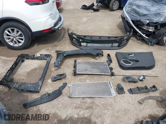 ✅ 2016 Jeep Renegade Latitude • VIN: ZACCJABT9GPD03113 • Lot: 42001114. Listed on IAAI with 180,111 mi. Free auction sales archive from the USA and detailed vehicle history report at DreamBid. Image 12.