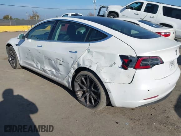 ✅ 2020 Tesla Model 3 Standard Range Plus • VIN: 5YJ3E1EAXLF644990 • Lot: 43772928. Wystawiony na IAAI z przebiegiem 48 180 mil. Bezpłatny archiwum sprzedaży aukcyjnych z USA i szczegółowy raport historii pojazdu na DreamBid. Zdjęcie 3.