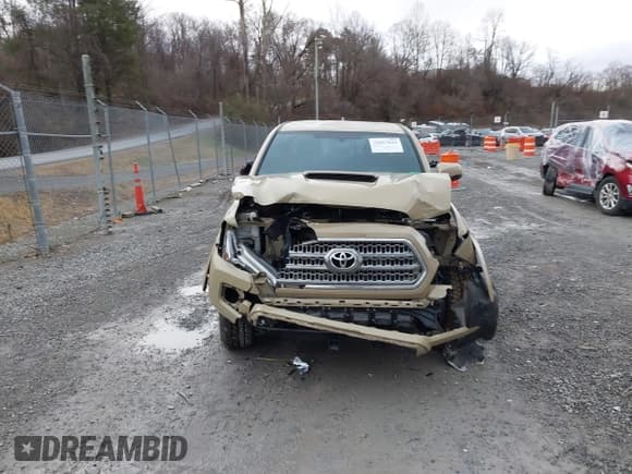✅ 2017 Toyota Tacoma SR5 • VIN: 5TFCZ5AN4HX068136 • Lot: 43817844. Listed on IAAI with 134,846 mi. Free auction sales archive from the USA and detailed vehicle history report at DreamBid. Image 12.