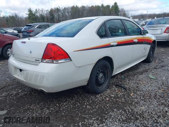 ✅ 2014 Chevrolet Impala Police Police • VIN: 2G1WD5E31E1165493 • Лот: 43786899. Опубликован ранее на IAAI с пробегом 169 754 миль. Бесплатный доступ к архиву аукционных продаж из США и подробный отчёт об истории автомобиля на DreamBid. Изображение 4.