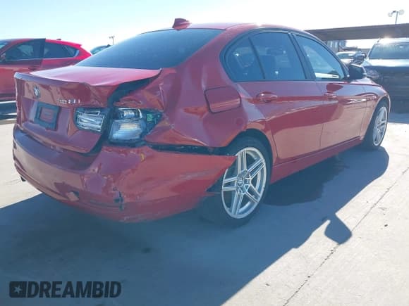 ✅ 2015 BMW 3 Series 328i • VIN: WBA3A5G54FNS83648 • Лот: 43516454. Опубликован ранее на IAAI с пробегом 132 623 миль. Бесплатный доступ к архиву аукционных продаж из США и подробный отчёт об истории автомобиля на DreamBid. Изображение 4.