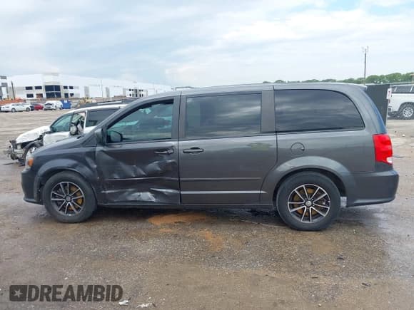 ✅ 2016 Dodge Grand Caravan R/T • VIN: 2C4RDGEG5GR310395 • Лот: 43056800. Опубликован ранее на IAAI с пробегом 153 384 миль. Бесплатный доступ к архиву аукционных продаж из США и подробный отчёт об истории автомобиля на DreamBid. Изображение 14.
