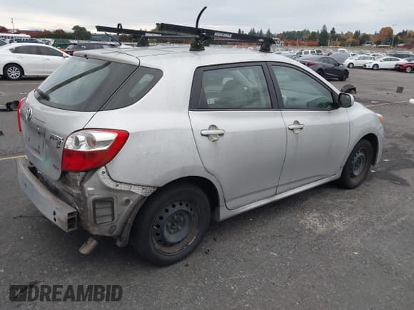 ✅ 2010 Toyota Matrix S • VIN: 2T1LE4EE6AC018584 • Лот: 43593243. Опубликован ранее на IAAI с пробегом 159 694 миль. Бесплатный доступ к архиву аукционных продаж из США и подробный отчёт об истории автомобиля на DreamBid. Изображение 4.