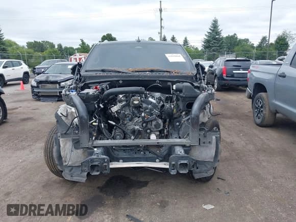 ✅ 2022 Lincoln Navigator Reserve • VIN: 5LMJJ2LT3NEL04266 • Lot: 43030668. Listed on IAAI with 27,797 mi. Free auction sales archive from the USA and detailed vehicle history report at DreamBid. Image 12.