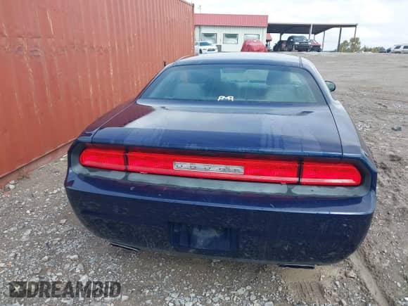 2014 Dodge Challenger SXT z VIN 2C3CDYAG0EH313973, wystawiony jako IAAI lot #43497087 z przebiegiem 136 844 mil mil oraz . Historia ofert i sprzedaży dostępna na DreamBid. Obrazek 16.