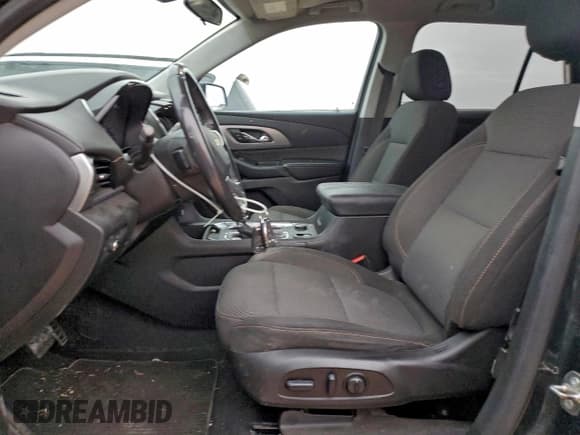 ✅ 2018 Chevrolet Traverse LT Cloth • VIN: 1GNERGKW5JJ221103 • Lot: 94693575. Listed on Copart with 121,437 mi. Free auction sales archive from the USA and detailed vehicle history report at DreamBid. Image 7.