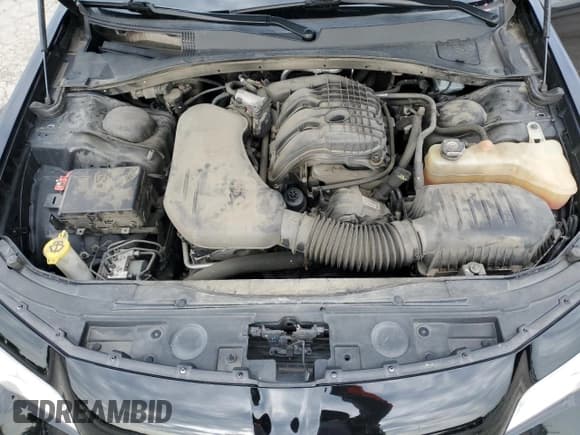 ✅ 2016 Chrysler 300 Touring • VIN: 2C3CCAAG8GH235360 • Лот: 71876225. Опубликован ранее на Copart с пробегом 102 457 миль. Бесплатный доступ к архиву аукционных продаж из США и подробный отчёт об истории автомобиля на DreamBid. Изображение 11.