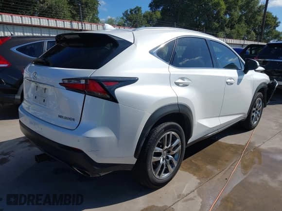 ✅ 2015 Lexus NX 200t • VIN: JTJYARBZ3F2012749 • Lot: 42814656. Wystawiony na IAAI z przebiegiem 105 675 mil. Bezpłatny archiwum sprzedaży aukcyjnych z USA i szczegółowy raport historii pojazdu na DreamBid. Zdjęcie 4.