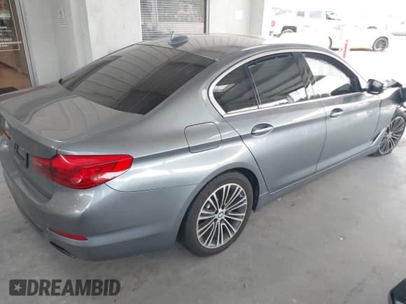 ✅ 2019 BMW 5 Series 540i • VIN: WBAJE5C59KWW06369 • Lot: 42405053. Listed on IAAI with 84,900 mi. Free auction sales archive from the USA and detailed vehicle history report at DreamBid. Image 4.