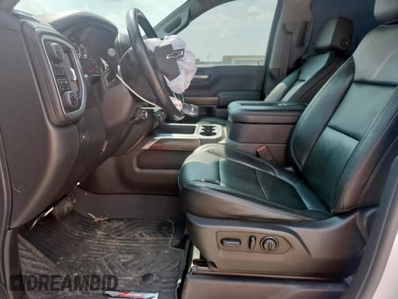 ✅ 2020 Chevrolet Silverado 1500 RST • VIN: 3GCUYEEL0LG183023 • Лот: 70036155. Опубликован ранее на Copart с пробегом 64 717 миль. Бесплатный доступ к архиву аукционных продаж из США и подробный отчёт об истории автомобиля на DreamBid. Изображение 7.