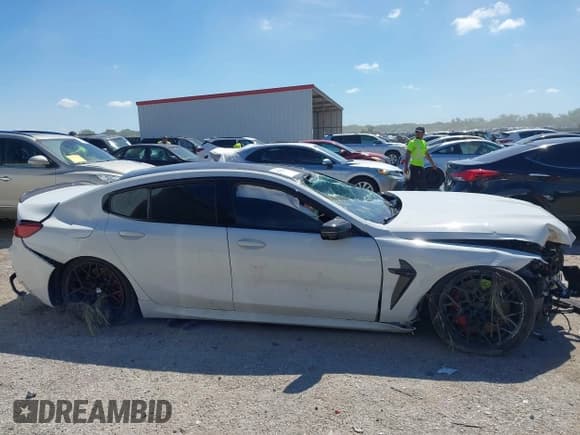 ✅ 2021 BMW M8 Competition • VIN: WBSGV0C05MCF88621 • Lot: 42218093. Listed on IAAI with Not provided. Free auction sales archive from the USA and detailed vehicle history report at DreamBid. Image 13.