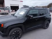 ✅ 2023 Jeep Renegade Latitude • VIN: ZACNJDB14PPP72325 • Lot: 43805526. Wystawiony na IAAI z przebiegiem 44 787 mil. Bezpłatny archiwum sprzedaży aukcyjnych z USA i szczegółowy raport historii pojazdu na DreamBid. Zdjęcie 14.