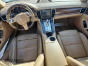 ✅ 2011 Porsche Panamera • VIN: WP0AA2A70BL019965 • Lot: 85564725. Wystawiony na Copart z przebiegiem 90 979 mil. Bezpłatny archiwum sprzedaży aukcyjnych z USA i szczegółowy raport historii pojazdu na DreamBid. Zdjęcie 8.