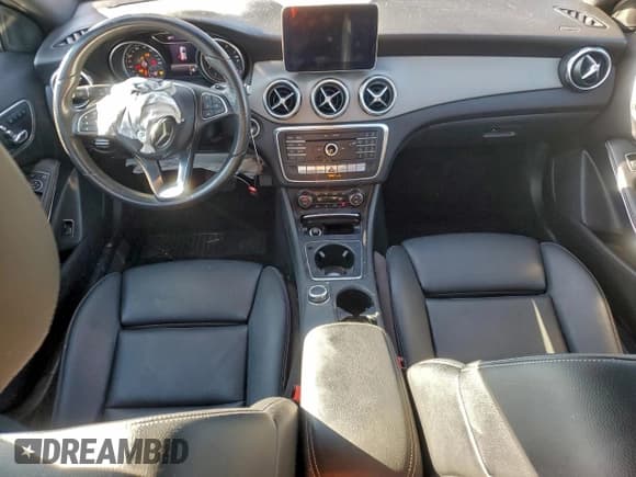 ✅ 2019 Mercedes-Benz GLA 250 • VIN: WDCTG4EB6KU018311 • Лот: 93811575. Опубликован ранее на Copart с пробегом 54 982 миль. Бесплатный доступ к архиву аукционных продаж из США и подробный отчёт об истории автомобиля на DreamBid. Изображение 8.