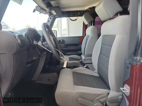 ✅ 2010 Jeep Wrangler Sport • VIN: 1J4AA2D16AL216879 • Лот: 81922965. Опубликован ранее на Copart с пробегом 116 723 миль. Бесплатный доступ к архиву аукционных продаж из США и подробный отчёт об истории автомобиля на DreamBid. Изображение 7.