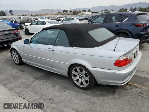 ✅ 2002 BMW 3 Series 325Ci • VIN: WBABS33462PG84940 • Лот: 70337105. Опубликован ранее на Copart с пробегом 117 812 миль. Бесплатный доступ к архиву аукционных продаж из США и подробный отчёт об истории автомобиля на DreamBid. Изображение 2.