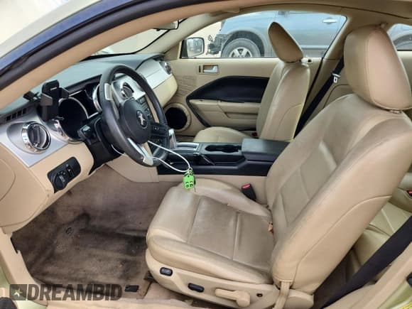 ✅ 2005 Ford Mustang Deluxe • VIN: 1ZVFT80N655220164 • Лот: 92504475. Опубликован ранее на Copart с пробегом 128 294 миль. Бесплатный доступ к архиву аукционных продаж из США и подробный отчёт об истории автомобиля на DreamBid. Изображение 7.