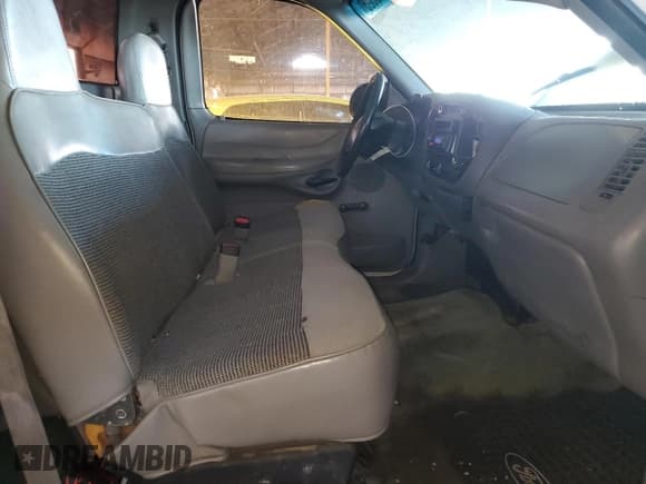 ✅ 1997 Ford F-150 • VIN: 1FTDF1726VNB94122 • Lot: 90649525. Wystawiony na Copart z przebiegiem 260 730 mil. Bezpłatny archiwum sprzedaży aukcyjnych z USA i szczegółowy raport historii pojazdu na DreamBid. Zdjęcie 10.