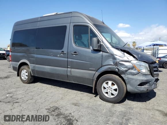 ✅ 2014 Mercedes-Benz Sprinter Passenger • VIN: WDZPE7CC8E5834266 • Лот: 56178535. Опубликован ранее на Copart с пробегом 125 433 миль. Бесплатный доступ к архиву аукционных продаж из США и подробный отчёт об истории автомобиля на DreamBid. Изображение 4.