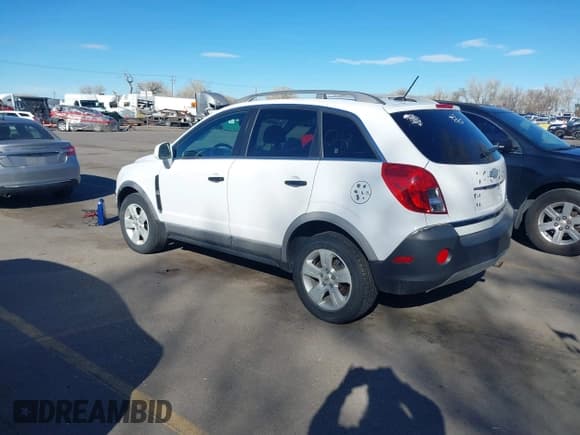 ✅ 2014 Chevrolet Captiva Sport LS • VIN: 3GNAL2EK2ES648528 • Lot: 41856138. Wystawiony na IAAI z przebiegiem 135 511 mil. Bezpłatny archiwum sprzedaży aukcyjnych z USA i szczegółowy raport historii pojazdu na DreamBid. Zdjęcie 3.