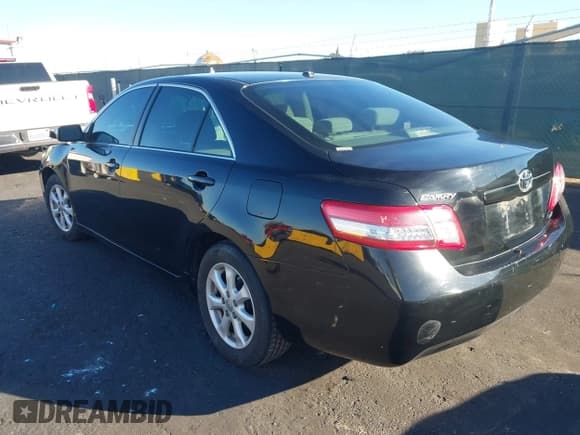 ✅ 2011 Toyota Camry LE • VIN: 4T4BF3EK9BR138152 • Lot: 43516429. Wystawiony na IAAI z przebiegiem 115 298 mil. Bezpłatny archiwum sprzedaży aukcyjnych z USA i szczegółowy raport historii pojazdu na DreamBid. Zdjęcie 3.