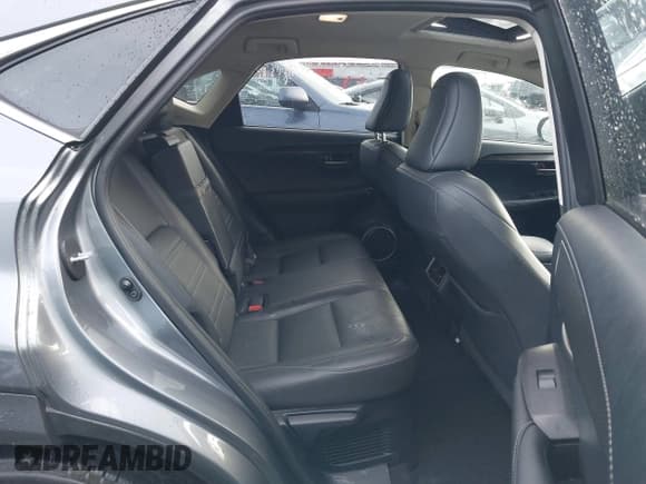 ✅ 2015 Lexus NX 200t • VIN: JTJBARBZ6F2040972 • Lot: 41179392. Wystawiony na IAAI z przebiegiem 103 124 mil. Bezpłatny archiwum sprzedaży aukcyjnych z USA i szczegółowy raport historii pojazdu na DreamBid. Zdjęcie 8.