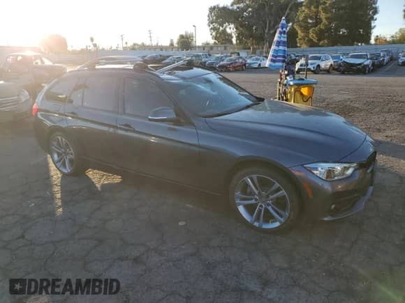 2018 BMW 3 Series 328d xDrive с VIN WBA8J1C57JA486263, выставлен на аукционе Copart как лот 80338494 с пробегом 68 628 миль миль и Списание • Salvage title. История ставок и продаж доступна на DreamBid. Изображение 4.
