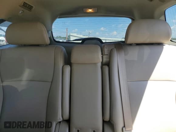 ✅ 2013 Toyota Highlander Limited • VIN: 5TDYK3EHXDS126477 • Лот: 69821945. Опубликован ранее на Copart с пробегом 73 778 миль. Бесплатный доступ к архиву аукционных продаж из США и подробный отчёт об истории автомобиля на DreamBid. Изображение 10.