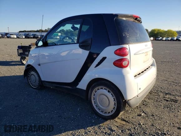 ✅ 2011 Smart fortwo Pure • VIN: WMEEJ3BA4BK473760 • Lot: 78081344. Listed on Copart with 75,966 mi. Free auction sales archive from the USA and detailed vehicle history report at DreamBid. Image 2.