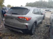 ✅ 2020 Ford Escape Titanium • VIN: 1FMCU9J96LUB18419 • Lot: 40612100. Wystawiony na IAAI z przebiegiem 40 041 mil. Bezpłatny archiwum sprzedaży aukcyjnych z USA i szczegółowy raport historii pojazdu na DreamBid. Zdjęcie 4.