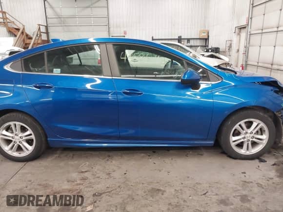 2018 Chevrolet Cruze LT с VIN 1G1BE5SM0J7188365, выставлен на аукционе IAAI как лот 41585112 с пробегом 91 156 миль миль и . История ставок и продаж доступна на DreamBid. Изображение 14.