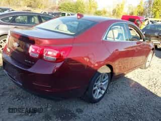 2015 Chevrolet Malibu LT z VIN 1G11C5SL8FF182240, wystawiony jako IAAI lot #43407902 z przebiegiem 132 583 mil mil oraz . Historia ofert i sprzedaży dostępna na DreamBid. Obrazek 4.