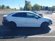 ✅ 2022 Toyota Corolla LE • VIN: 5YFEPMAE9NP381315 • Lot: 43429856. Wystawiony na IAAI z przebiegiem 96 886 mil. Bezpłatny archiwum sprzedaży aukcyjnych z USA i szczegółowy raport historii pojazdu na DreamBid. Zdjęcie 13.