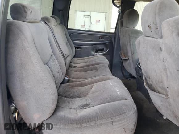 ✅ 2006 Chevrolet Silverado 2500HD Work Truck • VIN: 1GCHC23UX6F139191 • Лот: 42126165. Опубликован ранее на Copart с пробегом 311 668 миль. Бесплатный доступ к архиву аукционных продаж из США и подробный отчёт об истории автомобиля на DreamBid. Изображение 10.