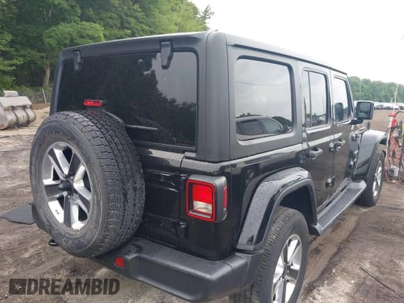 ✅ 2018 Jeep Wrangler Unlimited Sahara • VIN: 1C4HJXEN9JW197939 • Lot: 42646090. Wystawiony na IAAI z przebiegiem 66 601 mil. Bezpłatny archiwum sprzedaży aukcyjnych z USA i szczegółowy raport historii pojazdu na DreamBid. Zdjęcie 4.