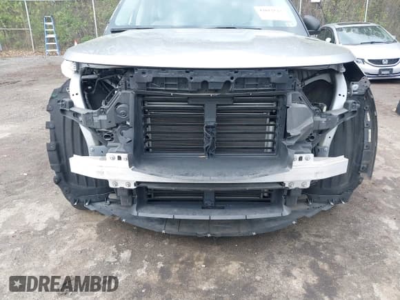 ✅ 2022 Ford Explorer • VIN: 1FMSK7BH9NGA08252 • Лот: 42012523. Опубликован ранее на IAAI с пробегом 122 293 миль. Бесплатный доступ к архиву аукционных продаж из США и подробный отчёт об истории автомобиля на DreamBid. Изображение 6.