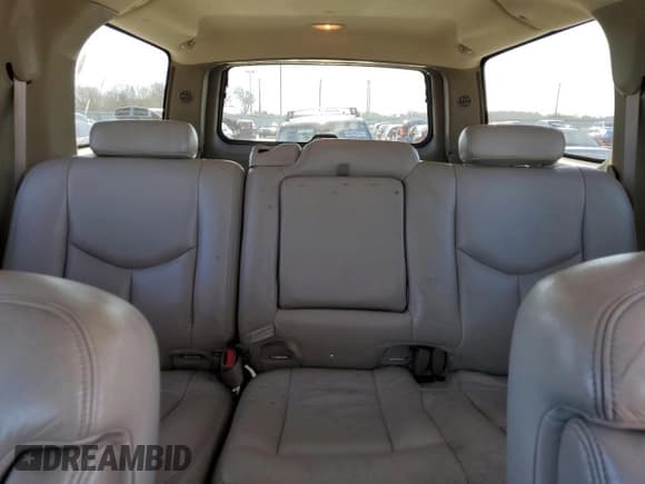 ✅ 2003 Chevrolet Suburban LT • VIN: 3GNFK16Z23G282715 • Лот: 89009685. Опубликован ранее на Copart с пробегом 186 723 миль. Бесплатный доступ к архиву аукционных продаж из США и подробный отчёт об истории автомобиля на DreamBid. Изображение 10.