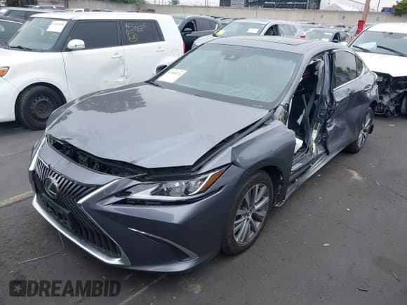✅ 2019 Lexus ES 350 • VIN: 58ABZ1B1XKU043495 • Lot: 42448372. Listed on IAAI with Not provided. Free auction sales archive from the USA and detailed vehicle history report at DreamBid. Image 2.