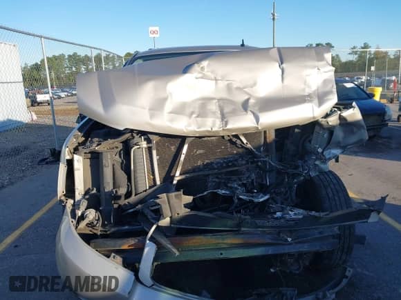 2008 Chevrolet Suburban LTZ z VIN 3GNFK16328G172542, wystawiony jako IAAI lot #43498358 z przebiegiem 194 011 mil mil oraz . Historia ofert i sprzedaży dostępna na DreamBid. Obrazek 13.