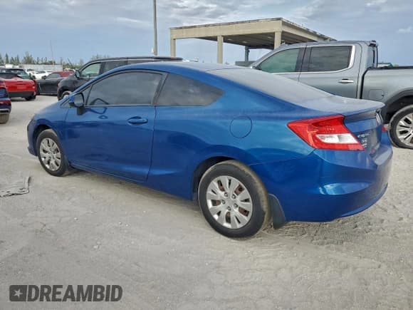 ✅ 2012 Honda Civic LX • VIN: 2HGFG3B52CH516636 • Лот: 94266905. Опубликован ранее на Copart с пробегом 185 027 миль. Бесплатный доступ к архиву аукционных продаж из США и подробный отчёт об истории автомобиля на DreamBid. Изображение 2.