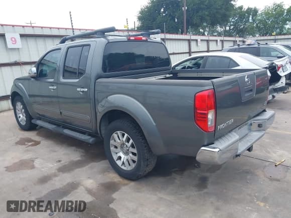 ✅ 2009 Nissan Frontier SE • VIN: 1N6AD07U09C418200 • Lot: 42475179. Wystawiony na IAAI z przebiegiem 55 980 mil. Bezpłatny archiwum sprzedaży aukcyjnych z USA i szczegółowy raport historii pojazdu na DreamBid. Zdjęcie 3.