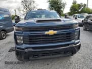 ✅ 2024 Chevrolet Silverado 2500HD Custom • VIN: 1GC4YME7XRF315468 • Лот: 81867015. Опубликован ранее на Copart с пробегом 87 233 миль. Бесплатный доступ к архиву аукционных продаж из США и подробный отчёт об истории автомобиля на DreamBid. Изображение 5.