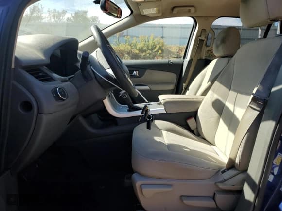 ✅ 2014 Ford Edge SE • VIN: 2FMDK3GC1EBA68533 • Lot: 81916315. Wystawiony na Copart z przebiegiem 143 617 mil. Bezpłatny archiwum sprzedaży aukcyjnych z USA i szczegółowy raport historii pojazdu na DreamBid. Zdjęcie 7.