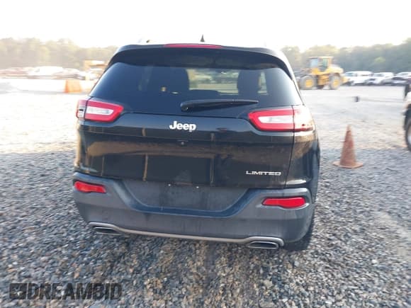 ✅ 2016 Jeep Cherokee Limited • VIN: 1C4PJLDS4GW135854 • Lot: 43254458. Listed on IAAI with 184,194 mi. Free auction sales archive from the USA and detailed vehicle history report at DreamBid. Image 16.