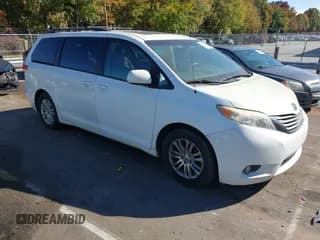 ✅ 2011 Toyota Sienna XLE • VIN: 5TDYK3DC7BS120249 • Лот: 43545371. Опубликован ранее на IAAI с пробегом 175 936 миль. Бесплатный доступ к архиву аукционных продаж из США и подробный отчёт об истории автомобиля на DreamBid. Изображение 1.