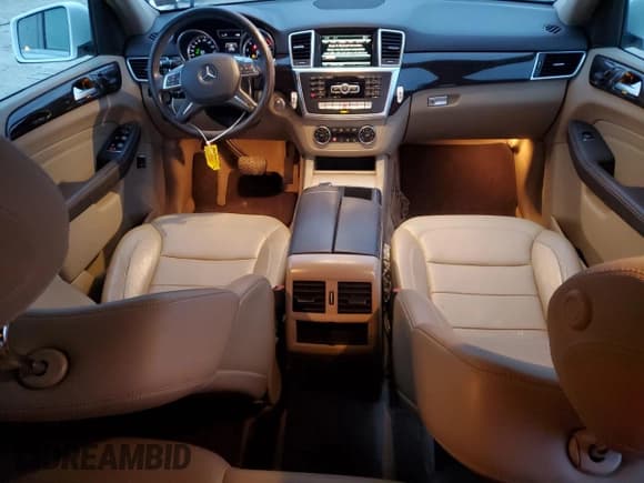 ✅ 2014 Mercedes-Benz M 350 • VIN: 4JGDA5HB3EA329886 • Lot: 92109785. Listed on Copart with 131,930 mi. Free auction sales archive from the USA and detailed vehicle history report at DreamBid. Image 8.